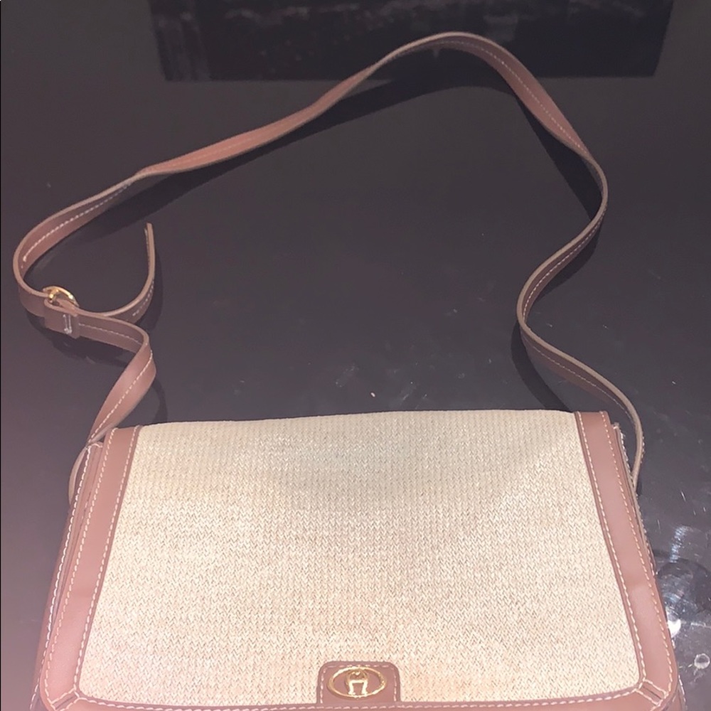 Brown/tan shoulder purse